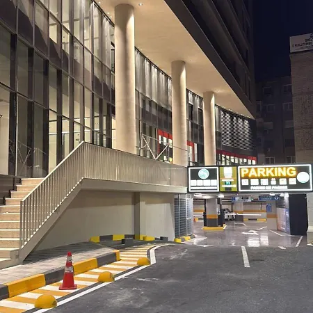 Golden Tower アパート *