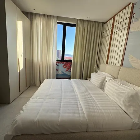 Golden Tower アパート *