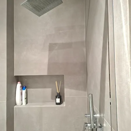 Golden Tower アパート