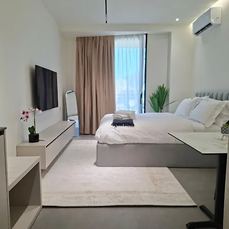 Golden Tower * ティラナ