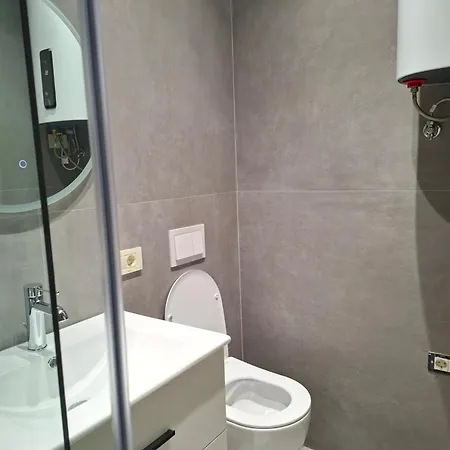 Golden Tower アパート ティラナ