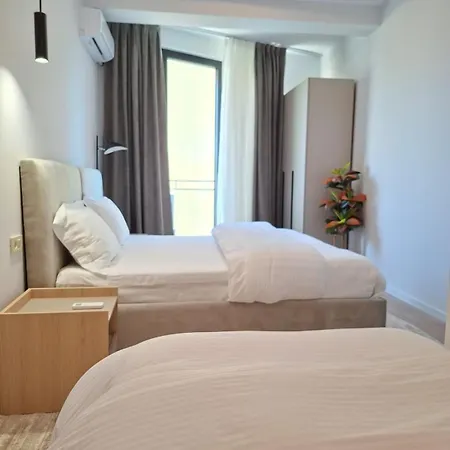 アパート Golden Tower ティラナ