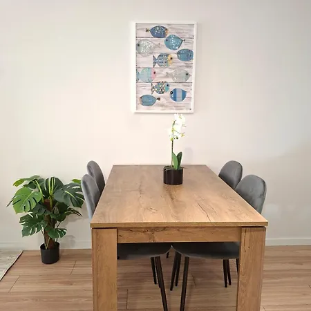 Golden Tower ティラナ