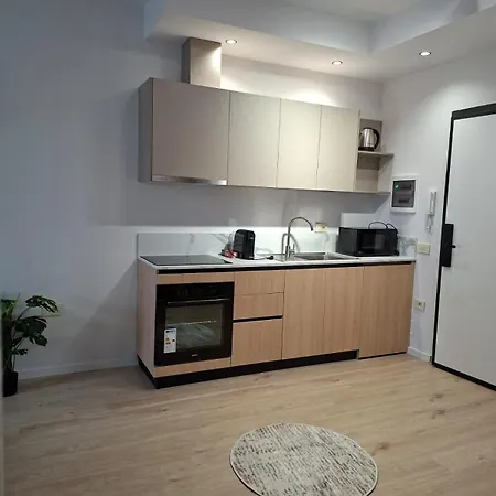 Golden Tower アパート *