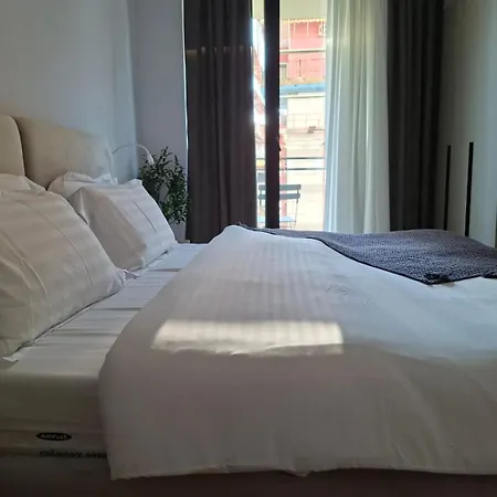 Golden Tower ティラナ