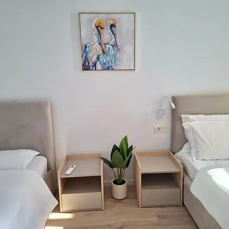 Golden Tower アパート