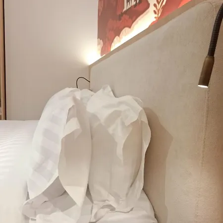 Golden Tower 티라나