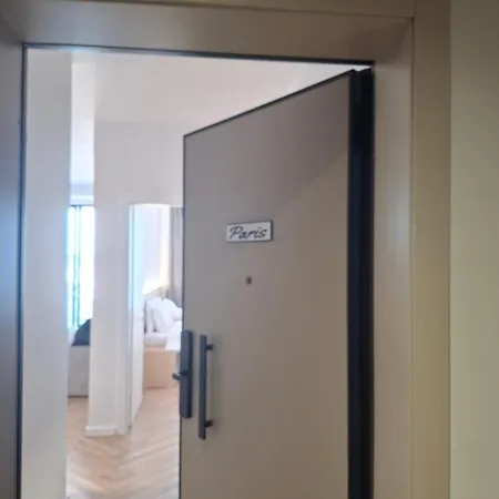 Golden Tower 아파트 티라나