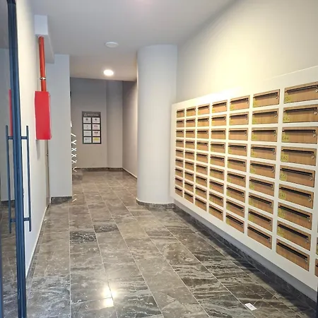 Golden Tower 티라나