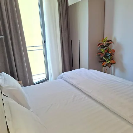 Golden Tower 티라나