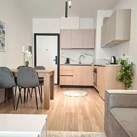 아파트 Golden Tower