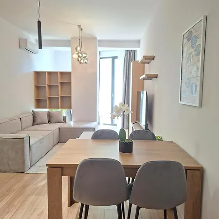 아파트 Golden Tower