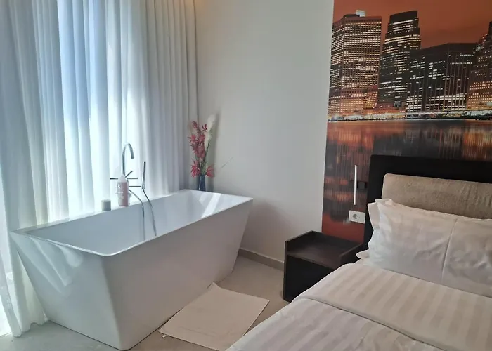 Golden Tower 公寓 地拉那