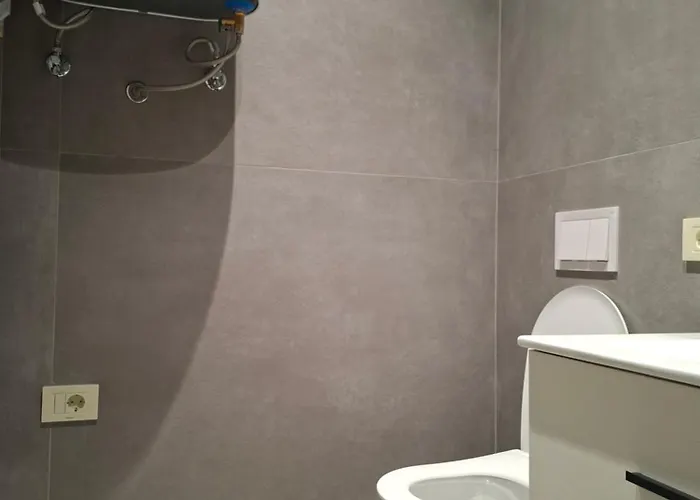 Golden Tower 地拉那