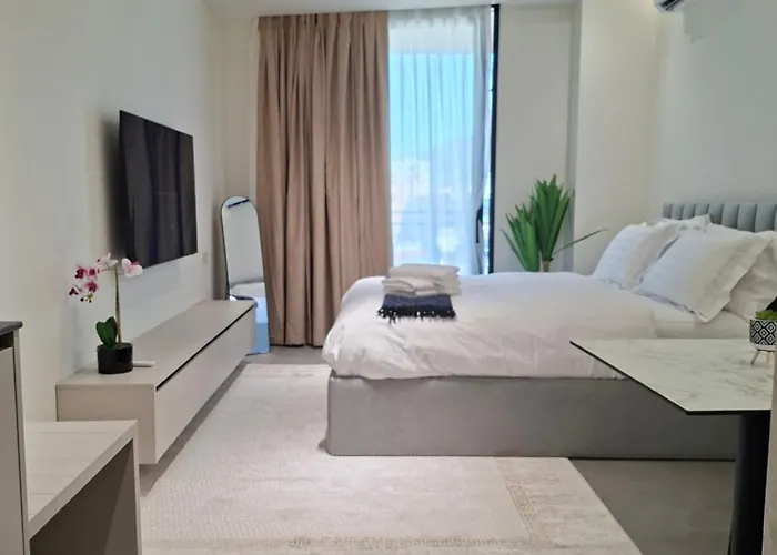 Golden Tower * 地拉那