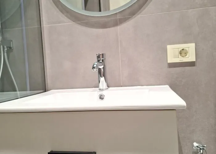 Golden Tower 公寓 地拉那