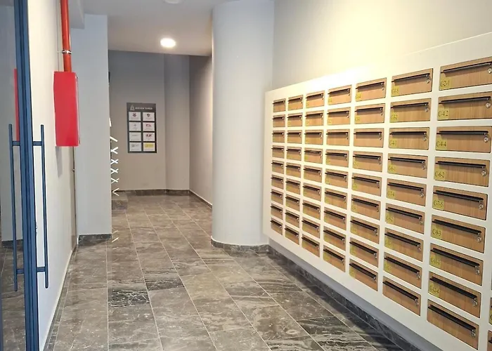 Golden Tower 地拉那