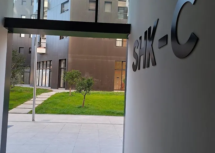 Golden Tower 公寓 *