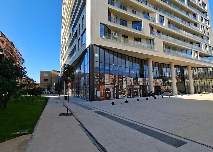 Golden Tower 公寓 *