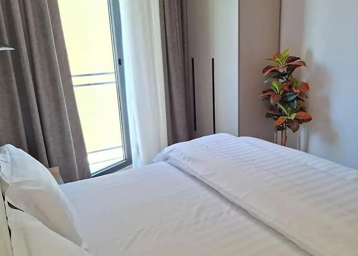 Golden Tower 地拉那