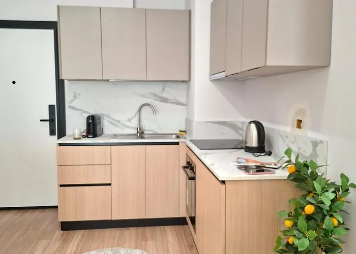 Golden Tower 地拉那