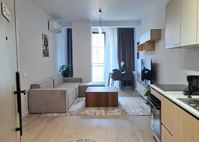 Golden Tower * 地拉那