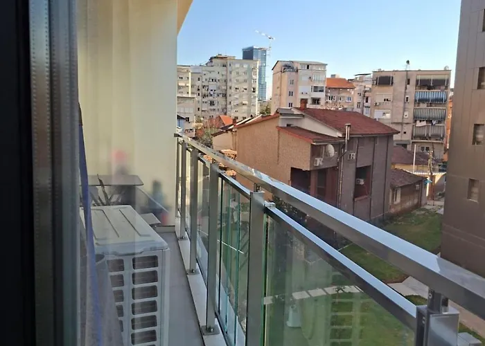 Golden Tower 地拉那