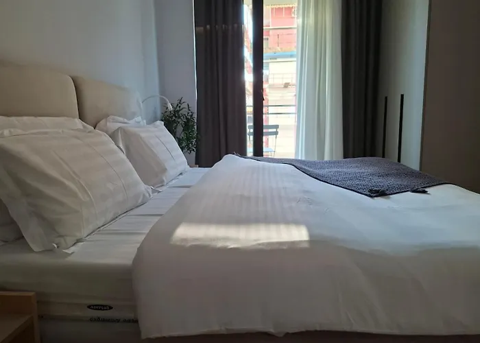 Golden Tower 地拉那