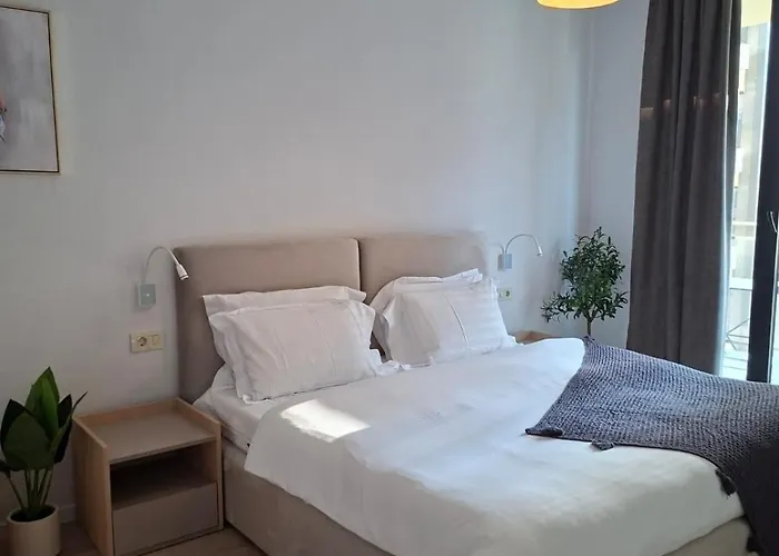 Golden Tower * 地拉那